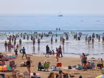 Met Office says England and Wales had their warmest spring on record