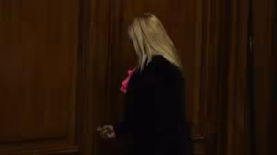 Pamela Jiles verlässt Plenum während Kast bei erster Cuenta Pública spricht