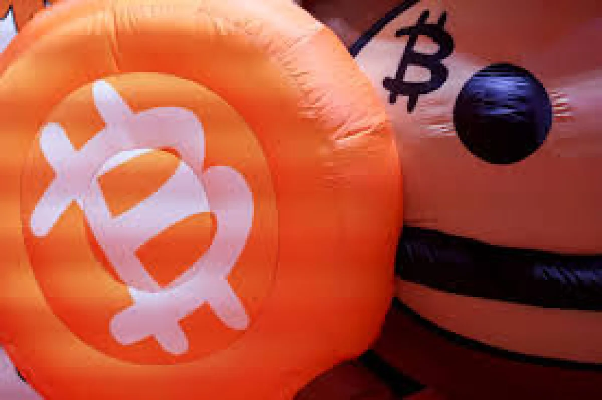 Crypto News: Bitcoin slips below $63,000 as ETF outflows deepen — Mogaz
