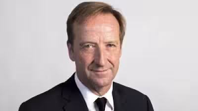 Sir Alex Younger dies at 62 after cancer battle, prompting tributes