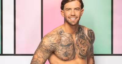 Aiden Love Island star compares himself to Brad Pitt before villa debut