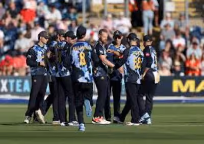 Kiran Carlson hits 109 as Glamorgan sweep past Somerset in T20 Blast
