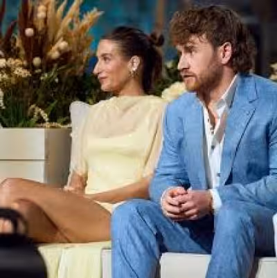 Sling: Andy Cohen says Amanda Batula was off stage 20 minutes at reunion
