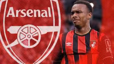 Emmanuel Mbemba: Arsenal make move for PSG defender on free transfer