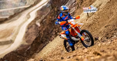 Erzbergrodeo 2026: Andrea Verona setzt im Iron Road Prolog die Bestzeit