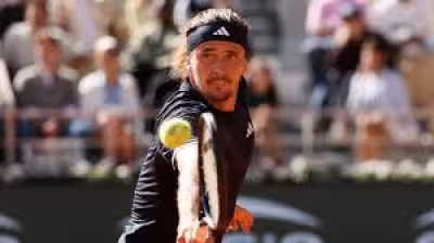 Sascha Zverev beats Jakub Menšík to reach fourth Grand Slam final