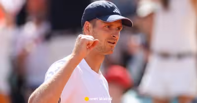 Hubert Hurkacz survives match points to reach Libema Open doubles quarterfinals
