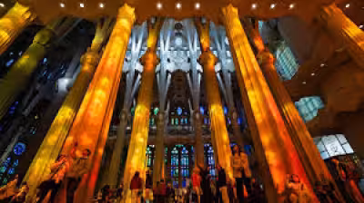 Papal blessing marks Sagrada Família’s rise to 172.5 metres in Barcelona