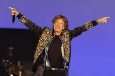 Mick Jagger surprises Oxford Pub folk session with Handsome Molly