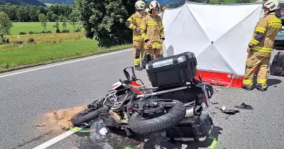 Salzburg24: Motorradfahrer bei Crash auf der B168 in Pirtendorf schwer verletzt