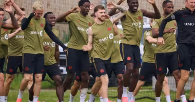 Tsn : Moïse Bombito passe son test et reste dans le groupe du Canada