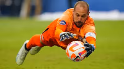 Maxime Crépeau takes Canada’s World Cup net as Milan Borjan is left out