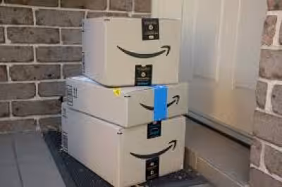 Amazon Stock gains support as AWS powers profit and $200 billion buildout