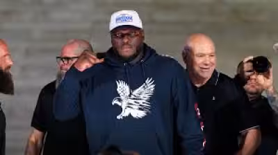 Hokit faces Derrick Lewis on UFC White House main card in Washington