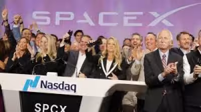 Spy Stocks: SpaceX jumps 19% in debut, closes at $2.1 trillion