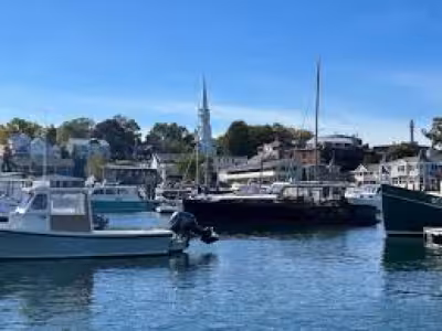 West Marine Store Closures scrutiny grows as bonuses draw heat in Chapter 11