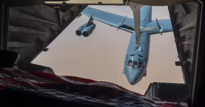 B-52 crashes at Edwards Air Force Base shortly after takeoff