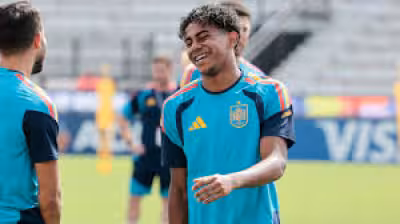 Spain get full squad back before opener as Nico Williams returns