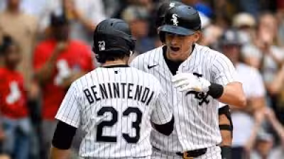 Andrew Benintendi helps White Sox rally past Dodgers 6-4