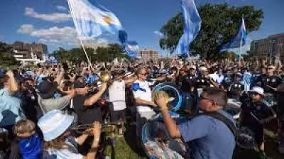 Argentina, led by Lionel Messi, draws crowds across Kansas City before 8 p.m. match
