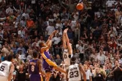 Spurs News: Derek Fisher links Knicks' 29-point comeback to iconic 0.4-second shot