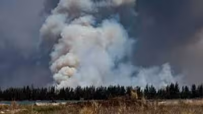 Western Miami-dade County Wildfires Grow as Smoke Closes Roads
