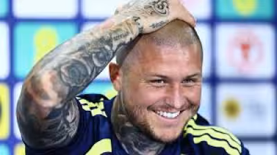 Lyndon Dykes says Scotland team-mates prefer his bald look before Morocco test