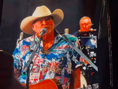 Alan Jackson’s final concert gets new ways to watch after sellout