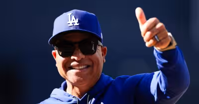 Dave Roberts reaches 1,000 wins as Dodgers beat Athletics in Sacramento