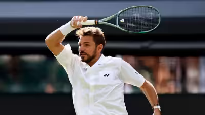Stan Wawrinka takes first set from Matteo Berrettini in Wimbledon opener