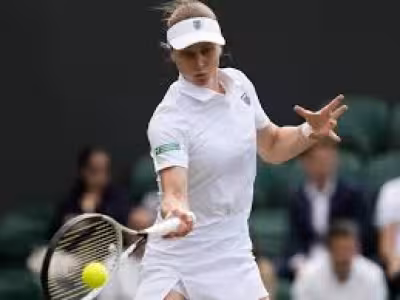 Marie Bouzkova backed to edge Samsonova in Wimbledon 2026