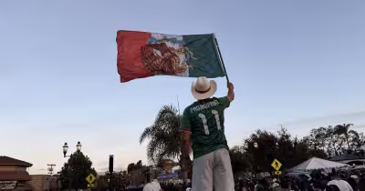 Tommy Troy and San Diego fans split loyalties at Chula Vista World Cup watch party