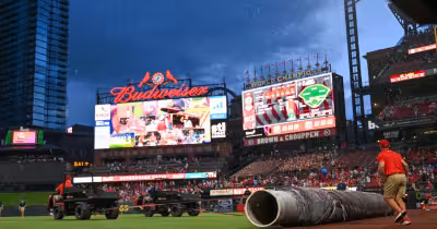 Jimmy Crooks delivers late homer as Cardinals beat Braves after delay