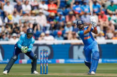 Joe Root on 87 as England chase 234 against India at Sophia Gardens