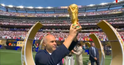 Iniesta and the Copa del Mundo steal the scene before the final in FIFA ceremony