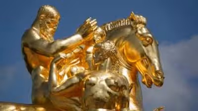 Trump Gilded Statues At Lincoln Memorial Cost $5.1 Million