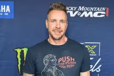 Dax Shepard says single-mother homes can blur child and partner roles