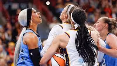 Dijonai Carrington Sophie Cunningham post draws scrutiny as WNBA stays silent