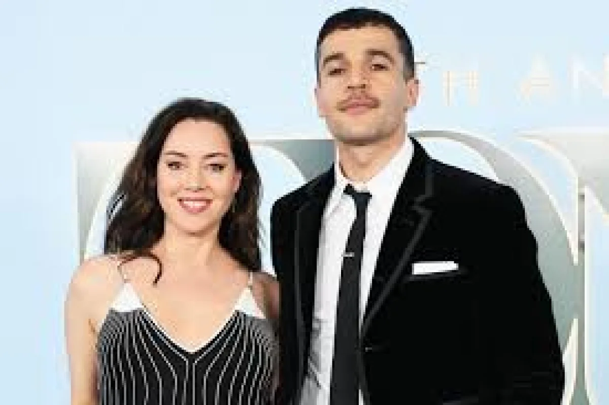Aubrey Plaza Welcomes First Child With Christopher Abbott Report Says aubrey-plaza-welcomes-first-child-with-christopher-abbott-report-says