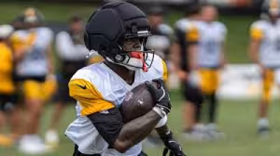 Aaron Rodgers tells Germie Bernard to master Steelers offense before preseason debut