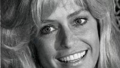 Corpus Christi approves 7-foot Farrah Fawcett statue for seawall site