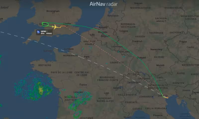 Bound: United UA169 diverts to Heathrow after emergency fuel dump