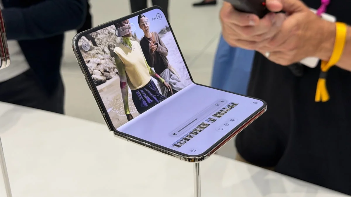 Iphone Duo Iphone 18 Pro: Apple's first foldable lands at $1,999