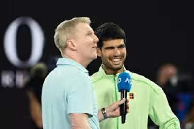 Jim Courier explains how he breaks down matches as a broadcaster