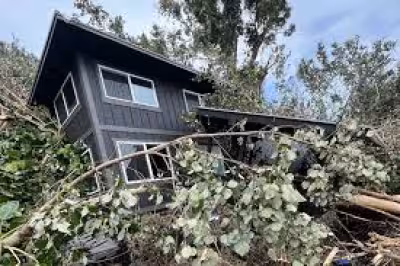 Kauai tourists urged to wait as recovery continues after Hurricane Lowell