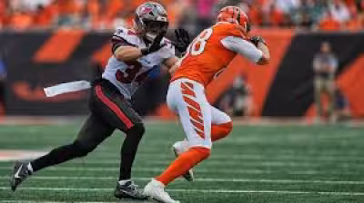 Alex Anzalone drew Todd Bowles’ criticism after missed tackles in Bucs loss