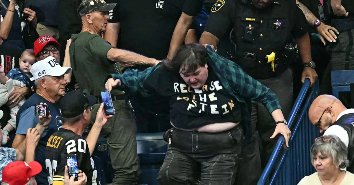 Trump rally attack over Epstein shirt draws condemnation in Youngstown ...