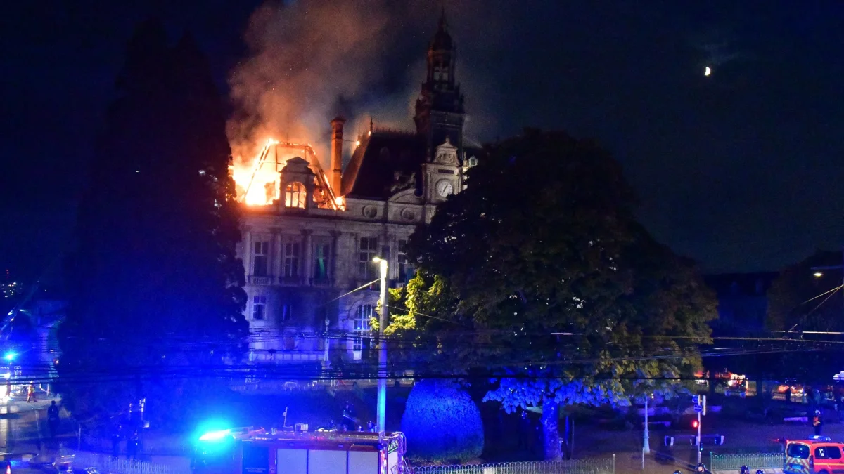 limoges-city-hall-burns-as-bell-tower-collapses-during-october-17