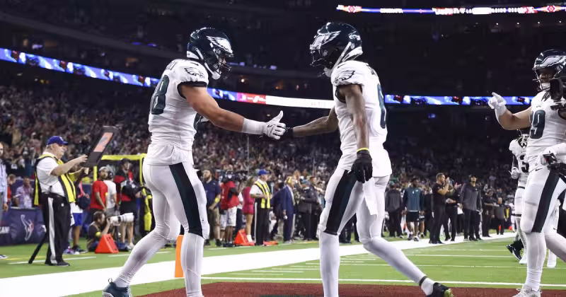Goedert misses second straight practice as Eagles weigh tight end options