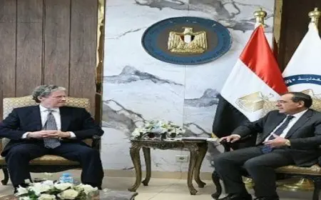 الملا يستقبل رئيس مجموعة كارلايل العالمية المتخصصة فى عمليات الاستكشاف